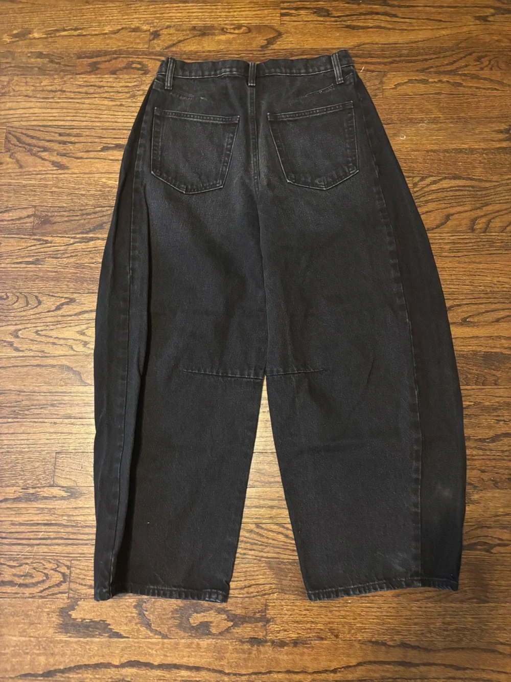 Universal Thread High Rise Black Curve Leg Barrel Jean Size 8